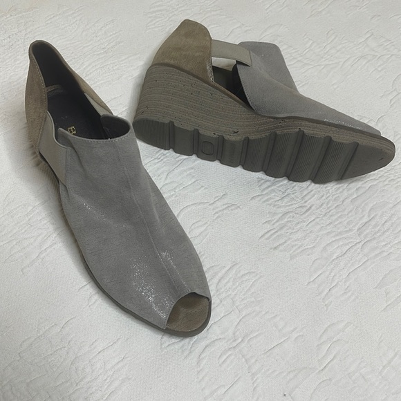 Brunate Gray Tan Leather Peep Toe Wedges Sandals Shoes Size EU 40 US 10 - Picture 1 of 8